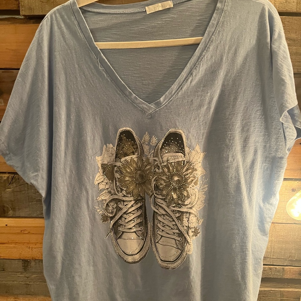 Casual Blue Graphic Tee with Sneakers Design